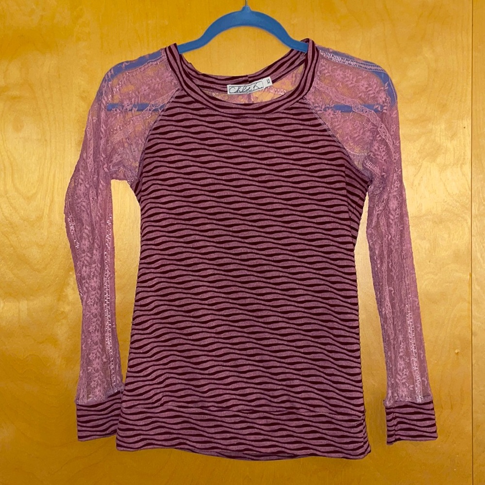 XS Chloe K lace-sleeved top